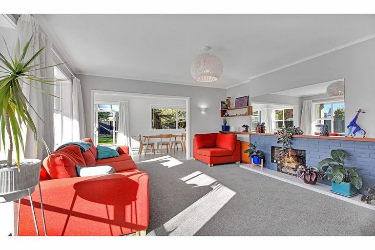 Photo of property in 257 Fifield Terrace, Opawa, Christchurch, 8023