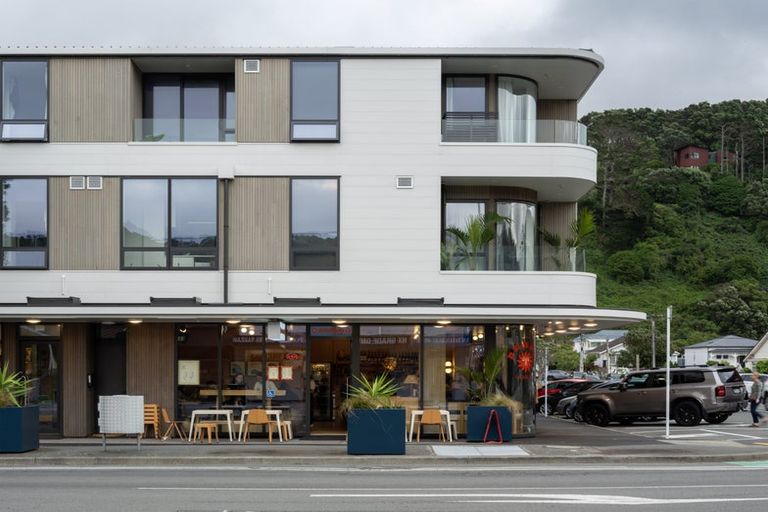 Photo of property in 216 The Parade, Island Bay, Wellington, 6023