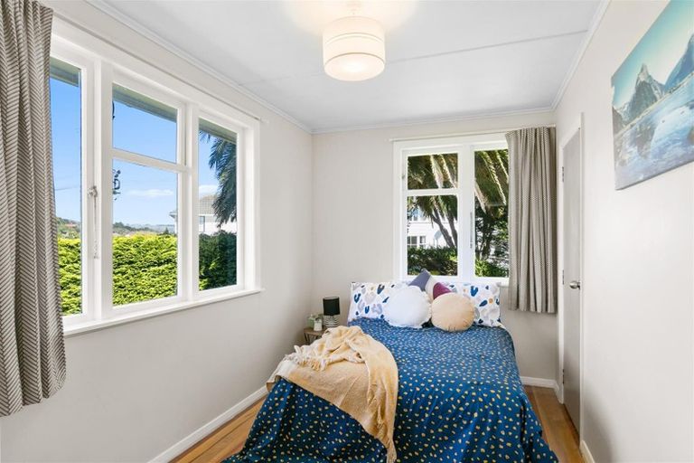 Photo of property in 4 Paenui Street, Titahi Bay, Porirua, 5022