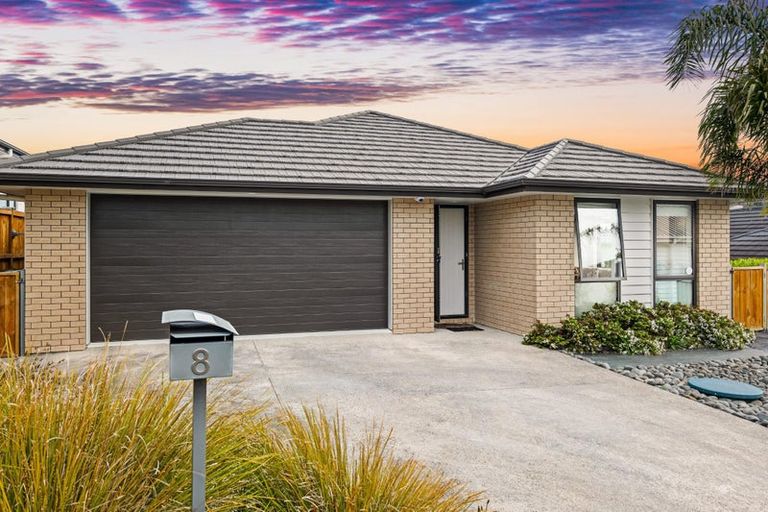 Photo of property in 8 Grenache Way, Kumeu, 0810
