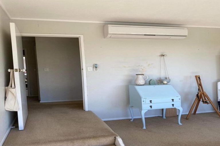 Photo of property in 12 Amorino Drive, Red Beach, 0932