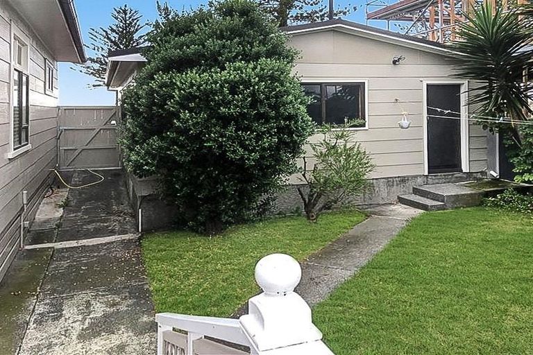 Photo of property in 603 Marine Parade, Napier South, Napier, 4110