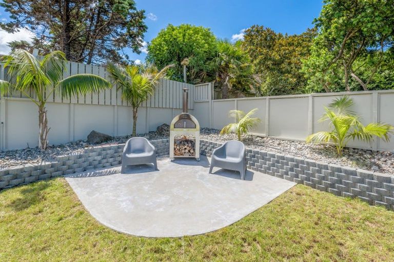 Photo of property in 8 St Elmo Rise, Shamrock Park, Auckland, 2016