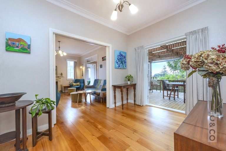 Photo of property in 16 Karaka Street, Helensville, 0800