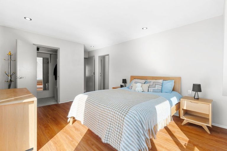 Photo of property in 31 Brockhall Lane, Avonhead, Christchurch, 8042