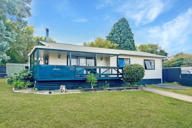 Photo of property in 19 Vera Street, Marton, 4710