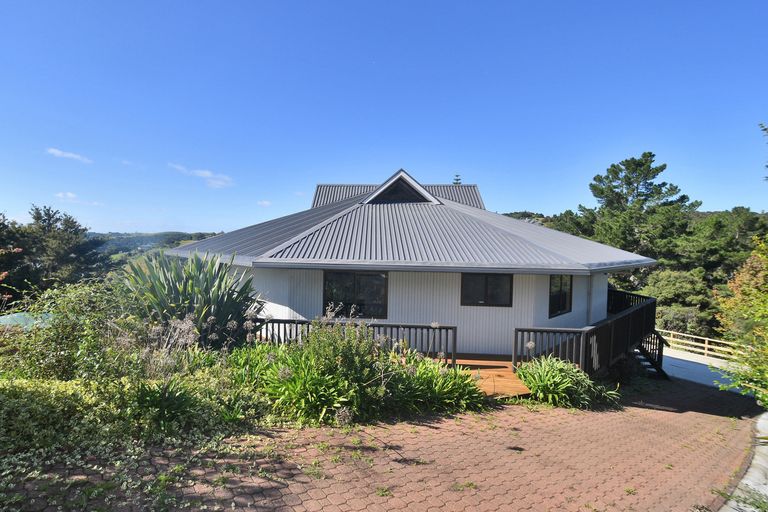 Photo of property in 45 Brick Bay Drive, Sandspit, Warkworth, 0982