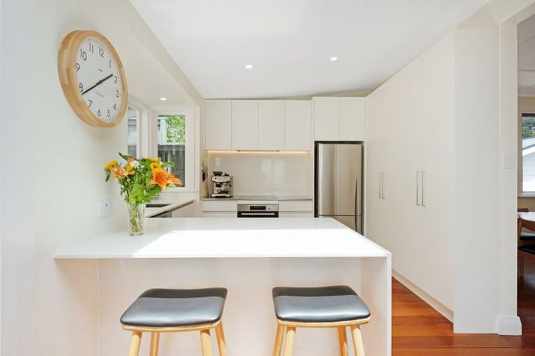 Photo of property in 2 Highland Crescent, Wadestown, Wellington, 6012