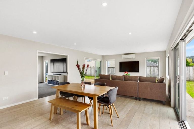 Photo of property in 5 Raymond Grace Avenue, Huapai, Kumeu, 0810
