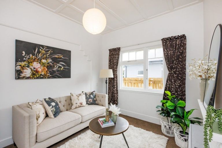 Photo of property in 9 Chelwood Street, Takaro, Palmerston North, 4412