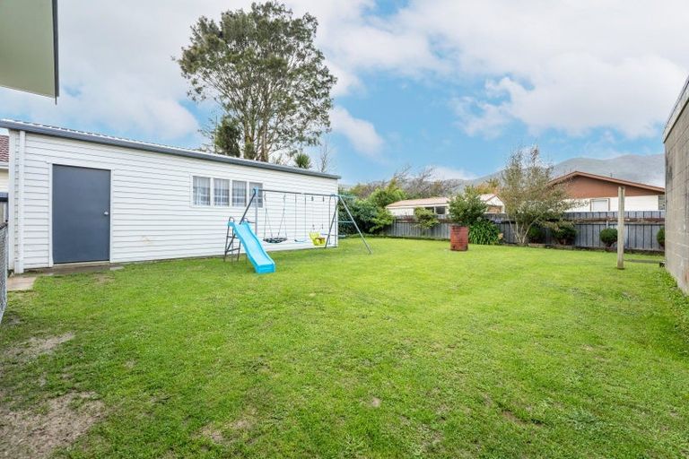 Photo of property in 318 Wellington Road, Wainuiomata, Lower Hutt, 5014