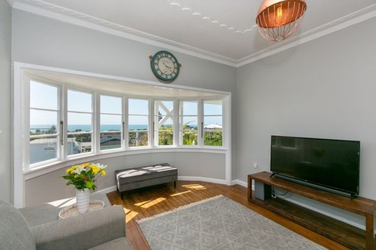 Photo of property in 421 Devon Street West, Lynmouth, New Plymouth, 4310