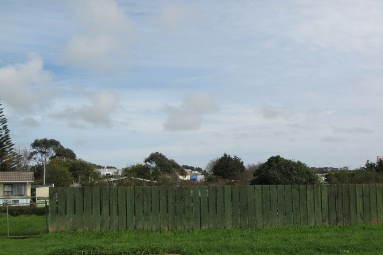 Photo of property in 83 Blake Street, Waitara, 4320