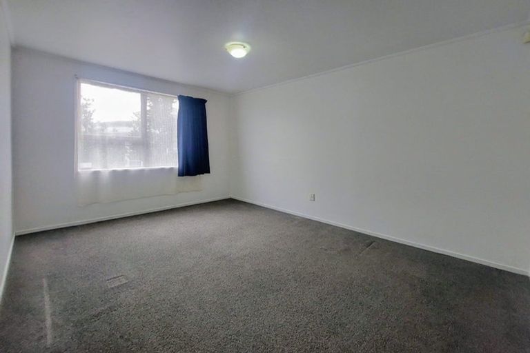 Photo of property in 36 Ellesmere Crescent, Pakuranga Heights, Auckland, 2010
