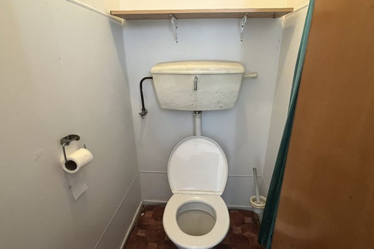 Photo of property in 92 Shamrock Street, Takaro, Palmerston North, 4412