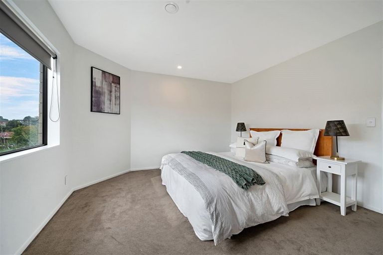 Photo of property in 74b Stamford Park Road, Mount Roskill, Auckland, 1041