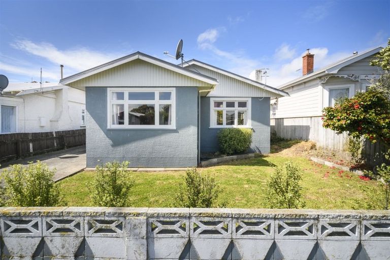 Photo of property in 15 Waldegrave Street, Palmerston North, 4410