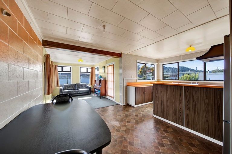 Photo of property in 17 Tongaporutu Road, Tongaporutu, Urenui, 4378