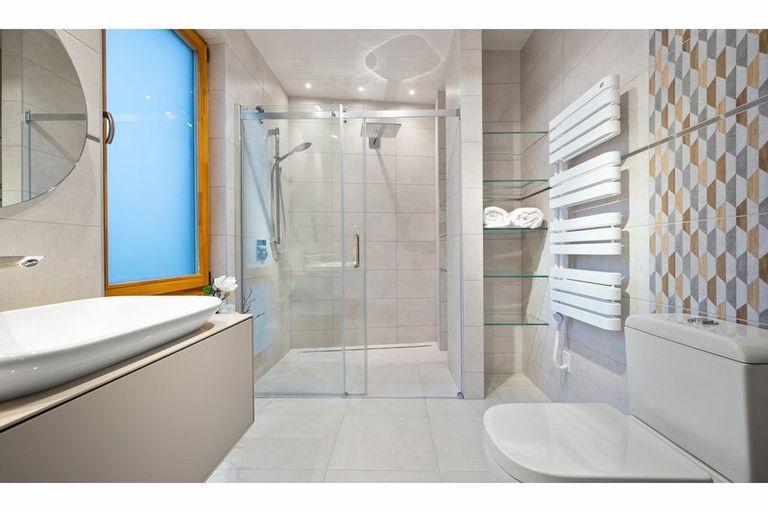 Photo of property in 6 Sowerby Place, Richmond Hill, Christchurch, 8081