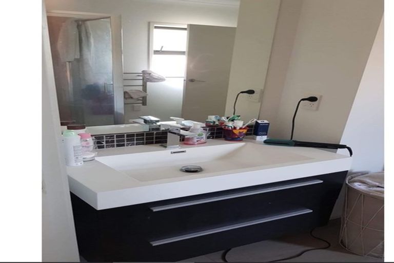 Photo of property in 16/11 Errol Close, Burbush, Hamilton, 3288