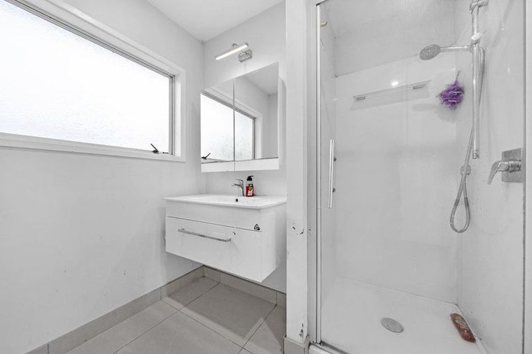 Photo of property in 14 Beauchamp Drive, Massey, Auckland, 0614