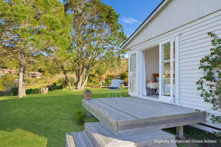 Photo of property in 40 Pepe Road, Tairua, 3508