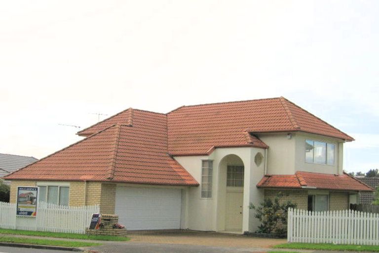 Photo of property in 260 Cascades Road, Botany Downs, Auckland, 2010