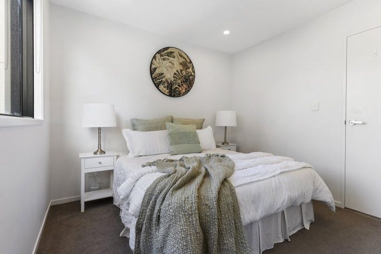 Photo of property in 11/8 Chivalry Road, Glenfield, Auckland, 0629