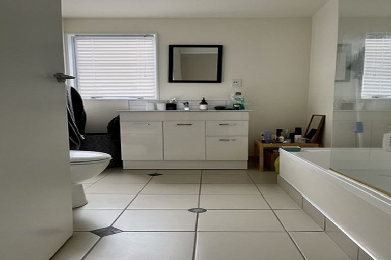 Photo of property in Coromandel Heights, 5/111 Coromandel Street, Newtown, Wellington, 6021