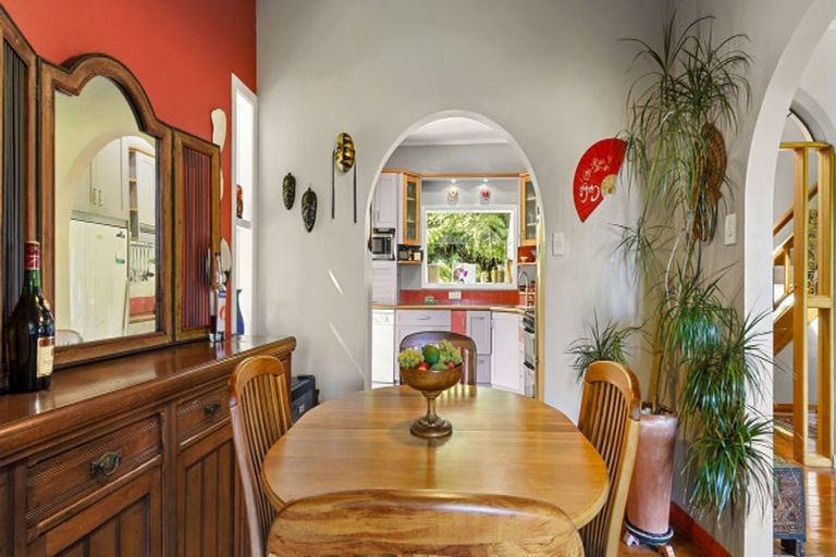 Photo of property in 18 Ngaumatau Road, Point Howard, Lower Hutt, 5013