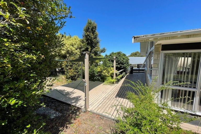 Photo of property in 38 Sequoia Place, Sunnynook, Auckland, 0620