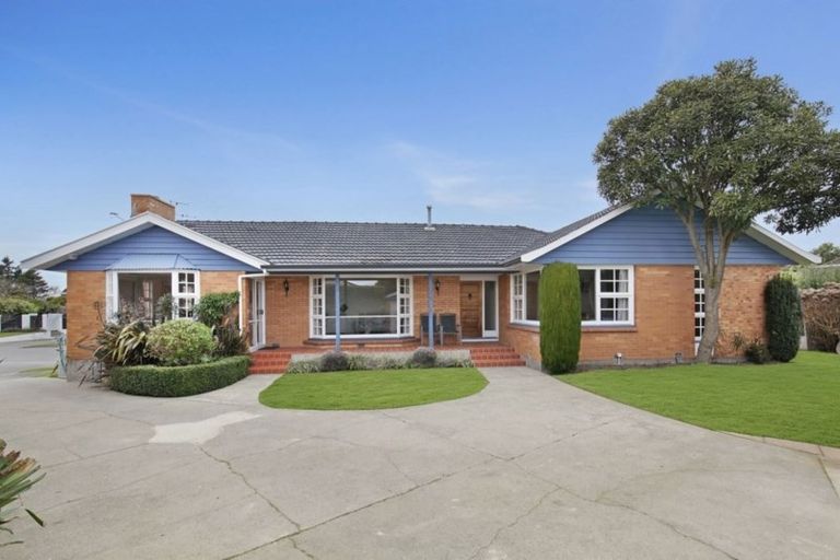Photo of property in 8 Kirkdale Place, Avonhead, Christchurch, 8042
