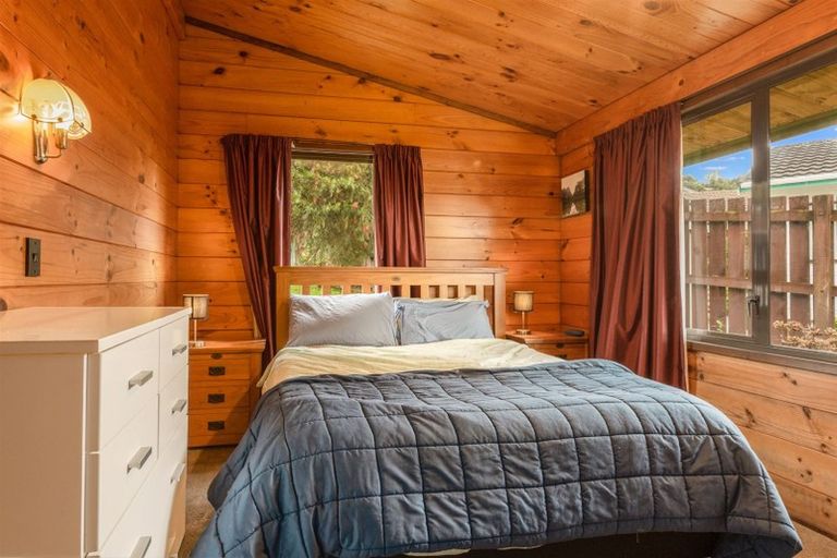 Photo of property in 33 Bodmin Terrace, Camborne, Porirua, 5026