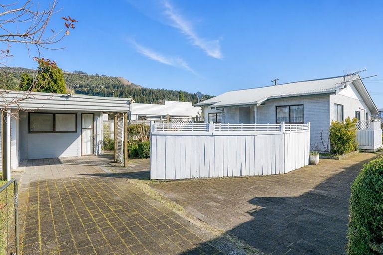 Photo of property in 23a Kawaha Point Road, Fairy Springs, Rotorua, 3015
