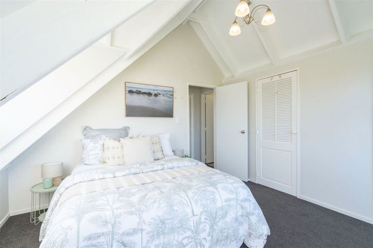 Photo of property in 19 Miro Road, Raumati South, Paraparaumu, 5032