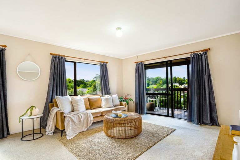 Photo of property in 10 Carillon Place, Massey, Auckland, 0614