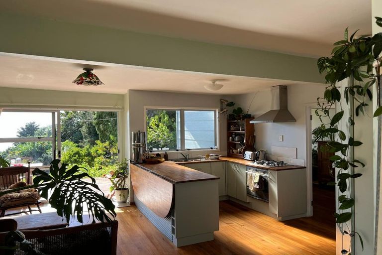 Photo of property in 95 Cornwallis Road, Cornwallis, Auckland, 0604