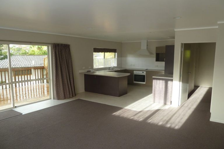 Photo of property in 68a Awaroa Road, Sunnyvale, Auckland, 0612
