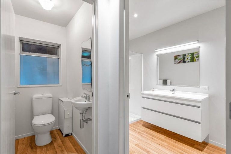 Photo of property in 47 Pohutukawa Avenue, Shelly Park, Auckland, 2014