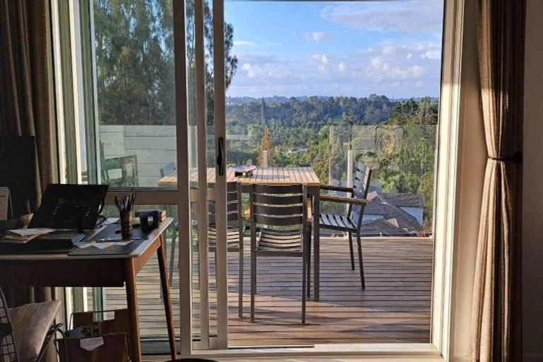 Photo of property in 3 Viridian Lane, Greenhithe, Auckland, 0632