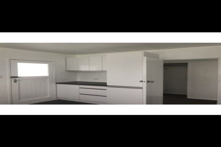 Photo of property in 7 Kotuku Street, Te Atatu Peninsula, Auckland, 0610