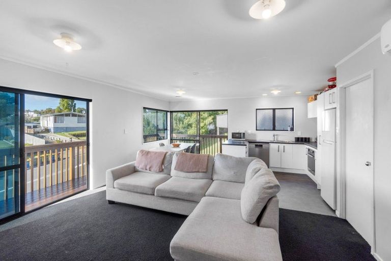 Photo of property in 59 Reynella Drive, Massey, Auckland, 0614