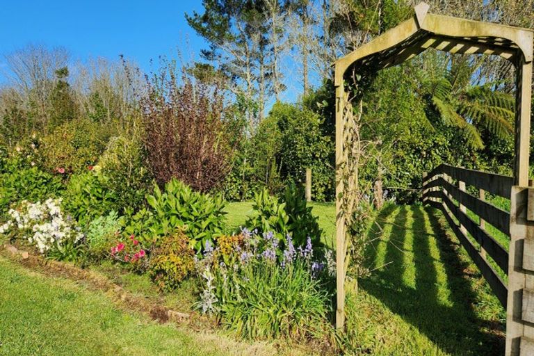 Photo of property in 287 Surrey Road, Tariki, Inglewood, 4388