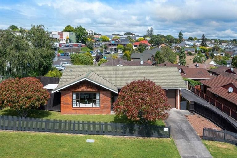 Photo of property in 4/50 Wellington Street, Howick, Auckland, 2014