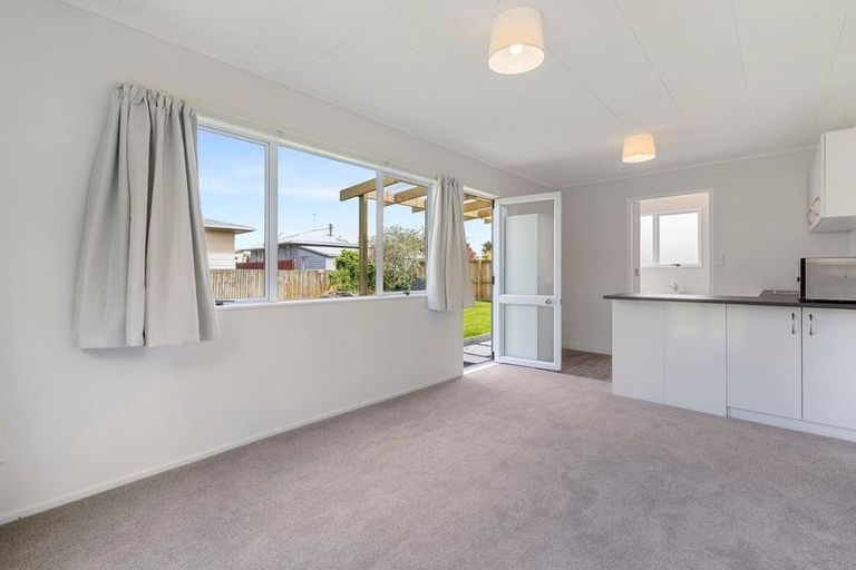 Photo of property in 8 Charles Road, Hannahs Bay, Rotorua, 3010