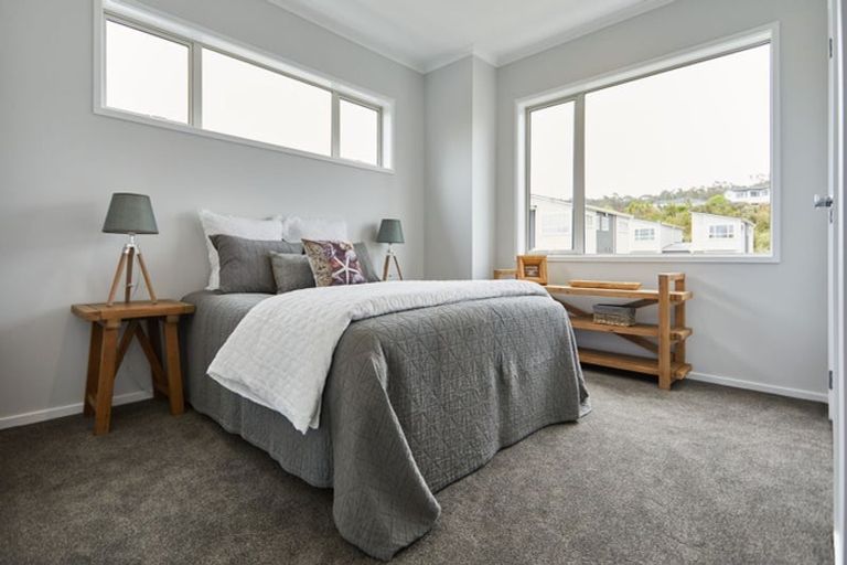 Photo of property in 44 Karepiro Drive, Stanmore Bay, Whangaparaoa, 0932