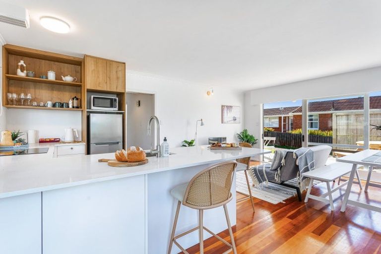 Photo of property in 2/7 Onepoto Road, Hauraki, Auckland, 0622