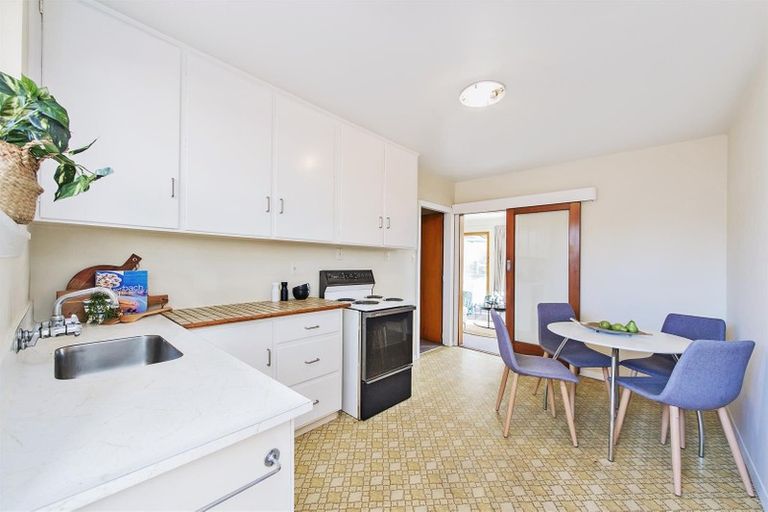 Photo of property in 2/27 Oxley Avenue, St Albans, Christchurch, 8014