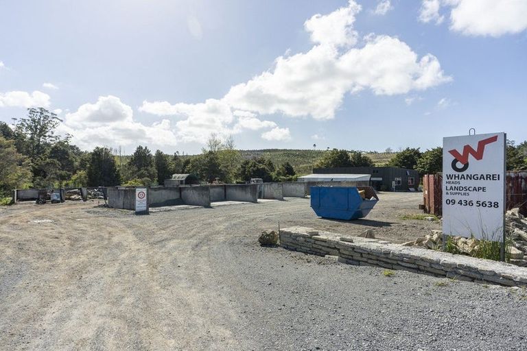Photo of property in 35 Pataua Road South, Parua Bay, Onerahi, 0192