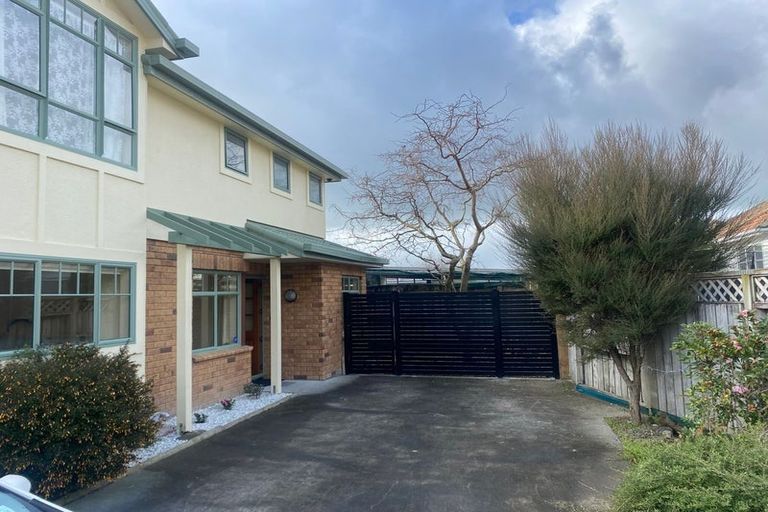 Photo of property in 79 Rangiora Avenue, Roslyn, Palmerston North, 4414